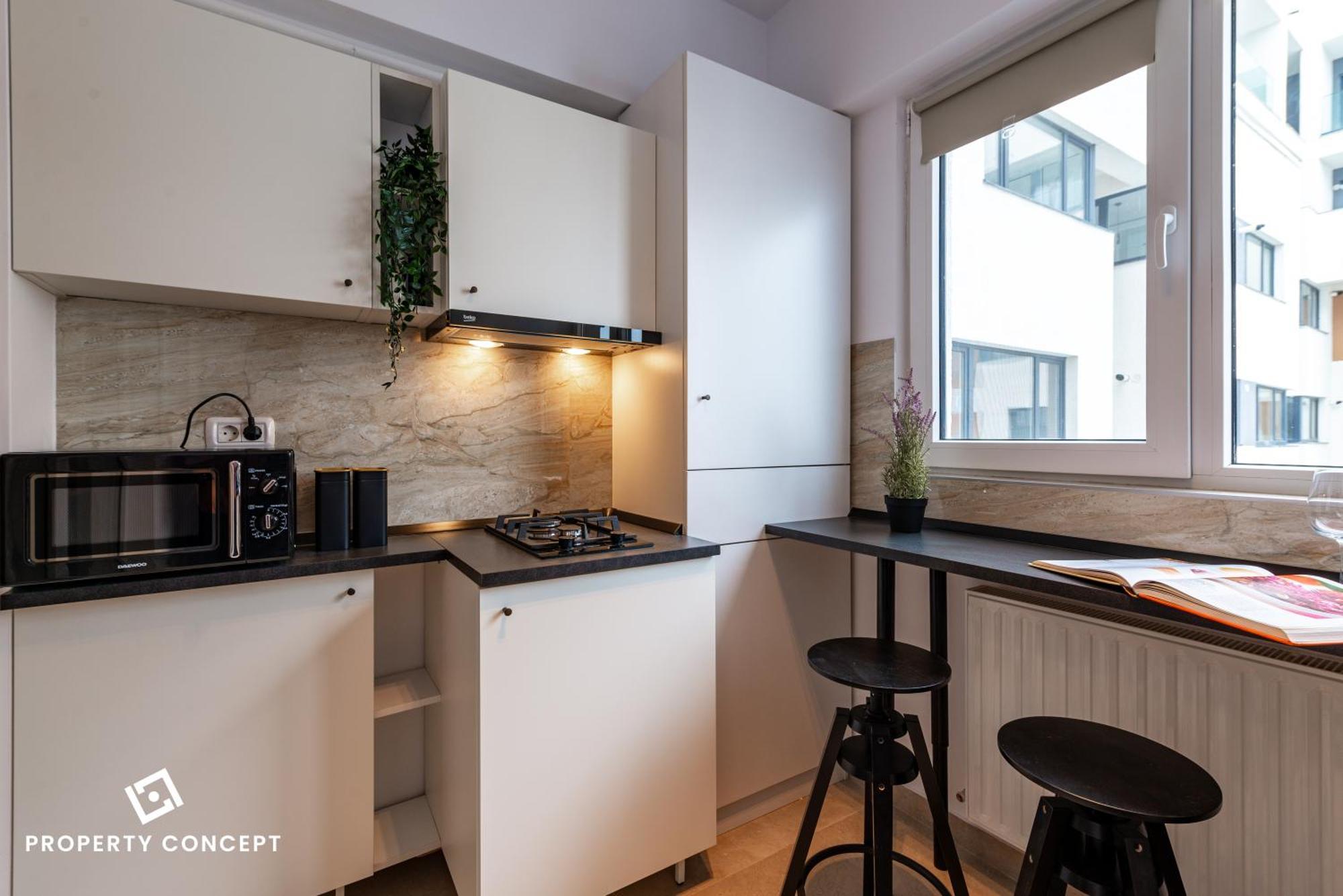 921 Apartment *