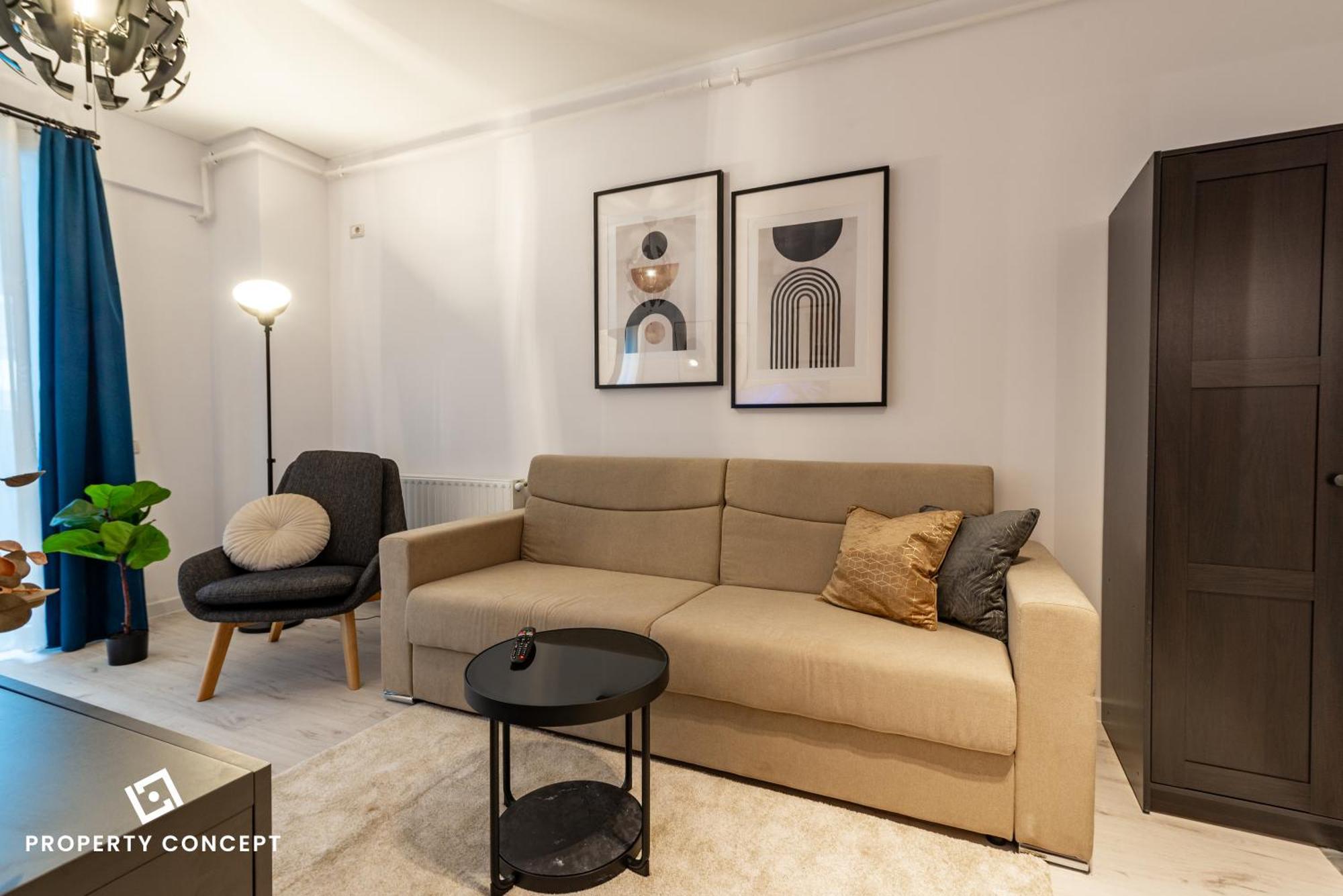 921 Apartment *