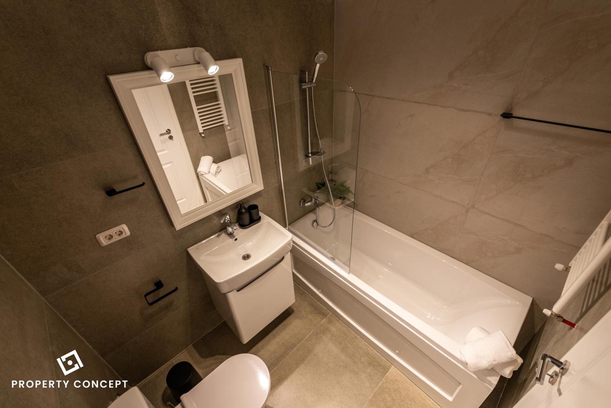 921 * Bukarest