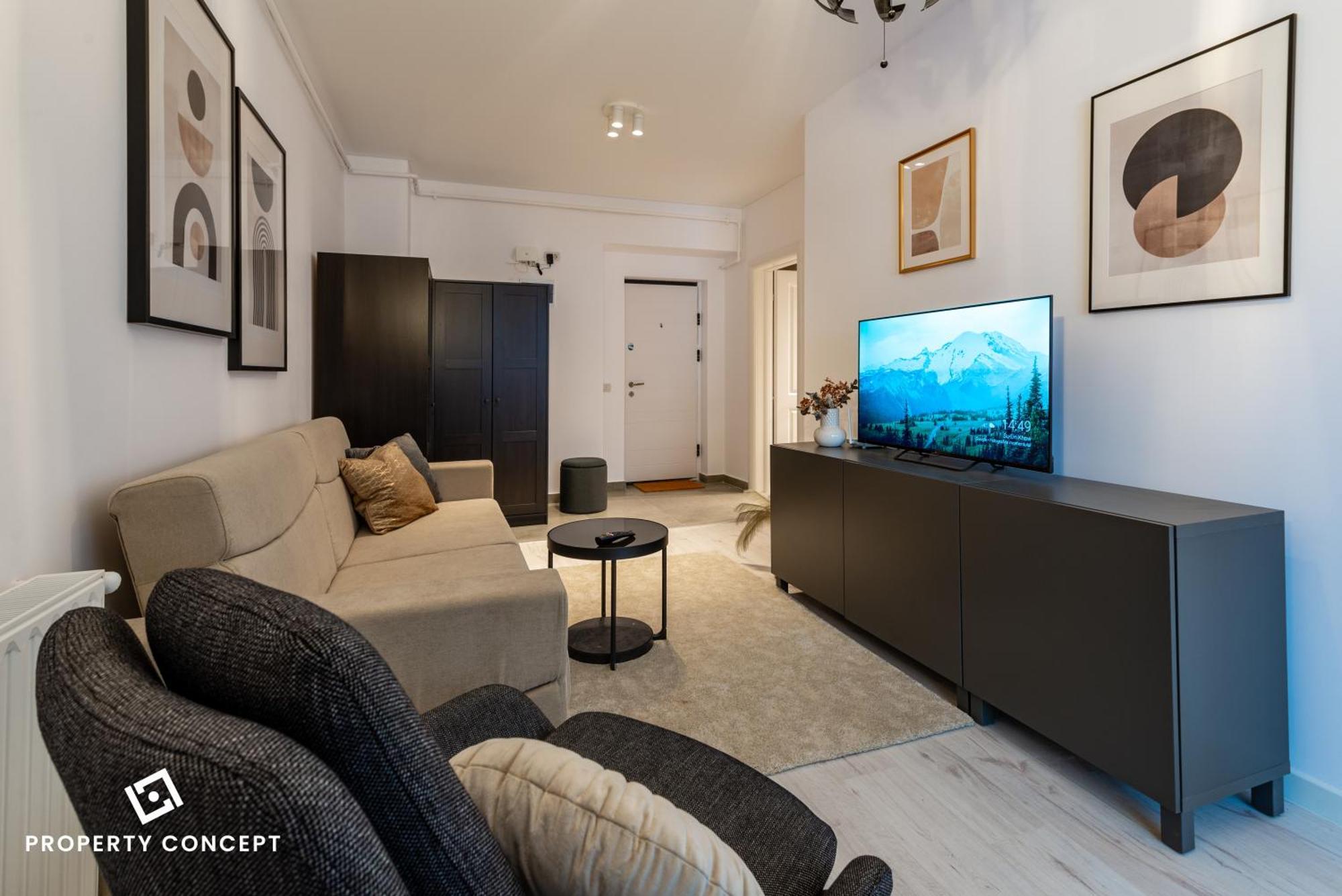 921 Apartment *