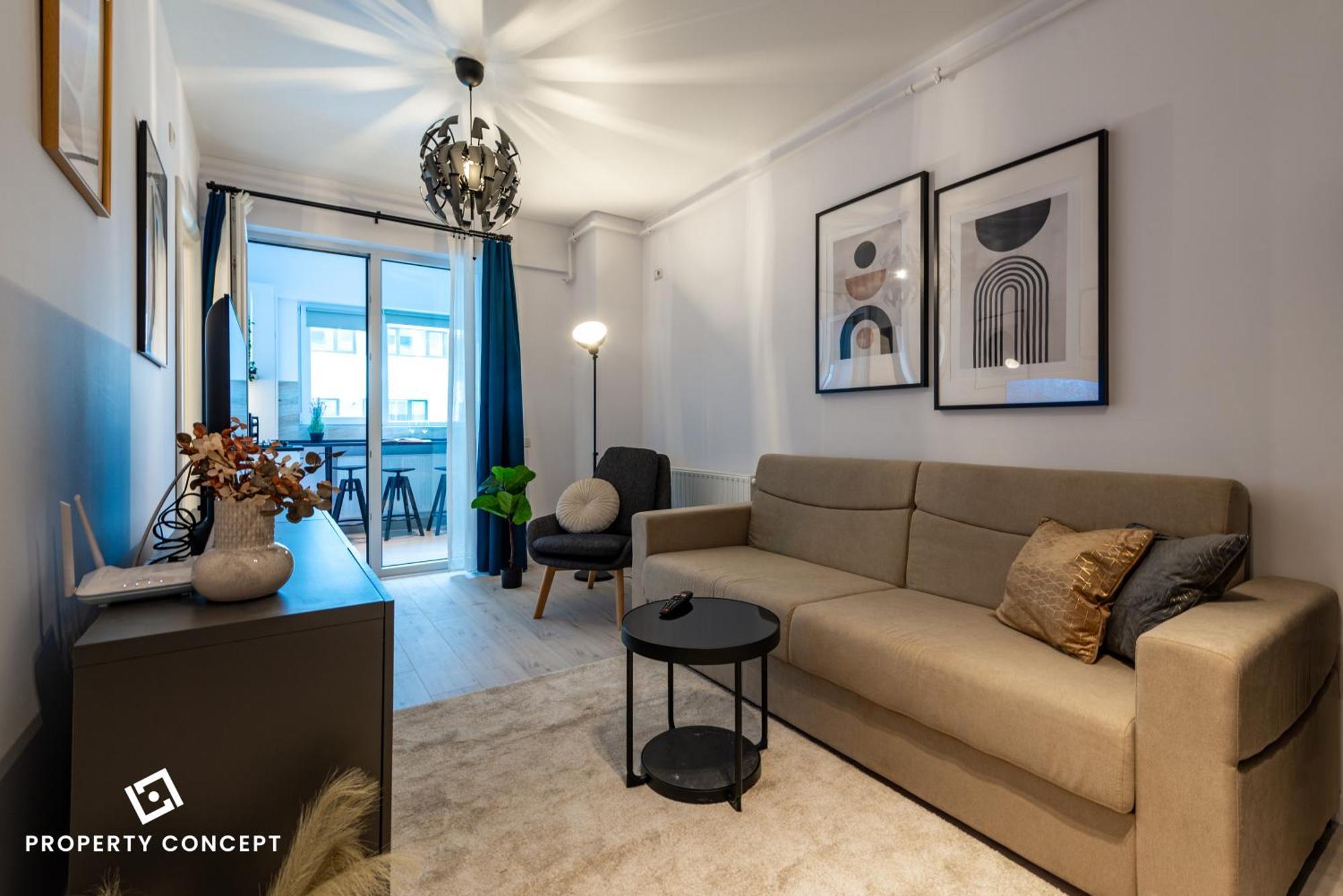 921 Apartment *